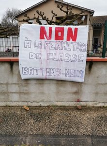 Ecole fermeture_Lacourt Saint Pierre